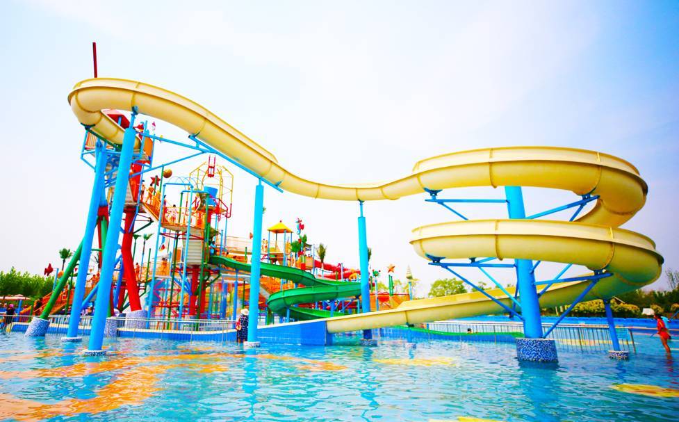 拥有一个开心的旅途,和心爱的人一起走过另一个城市的山水的路途,也是