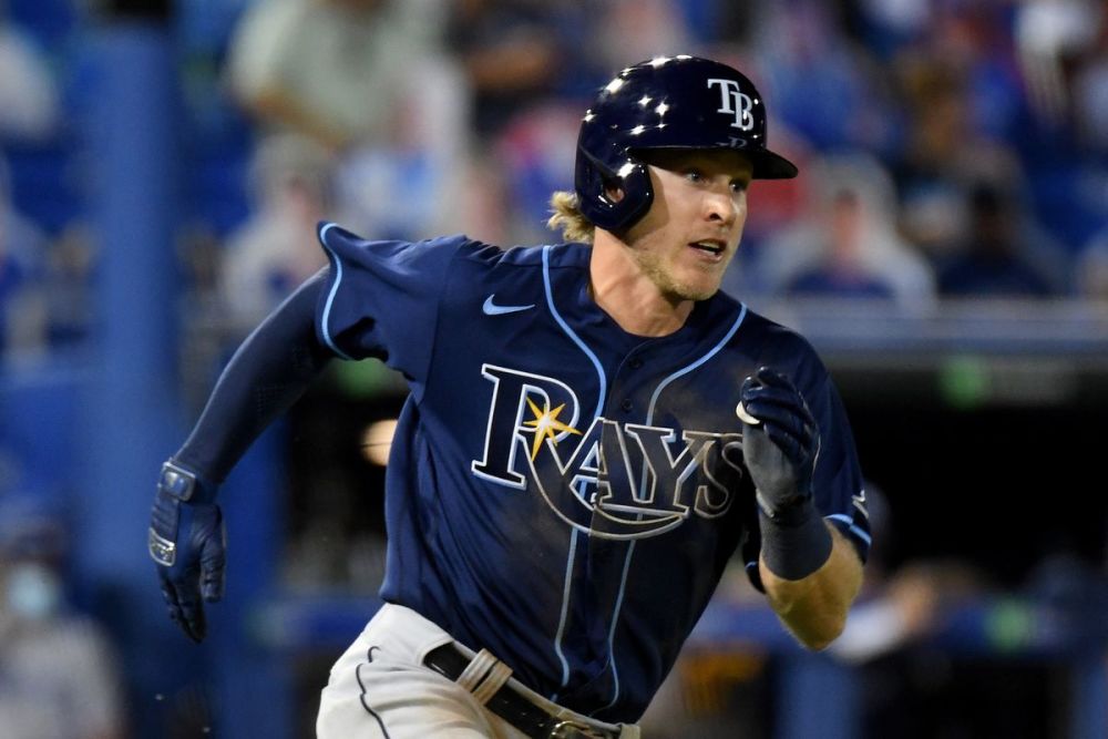 汉贡献了很多优质局数,才上来不久的游击手泰勒-沃尔斯屡屡有关键下分