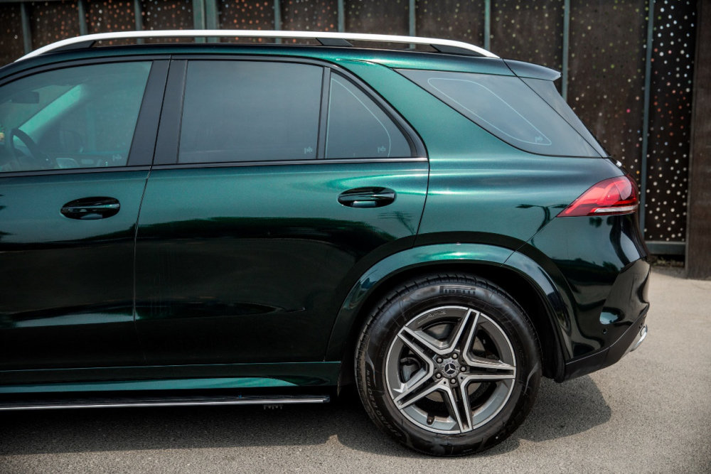 膜呗改色案例奔驰gle350改色祖母绿色华贵气质无法隐藏