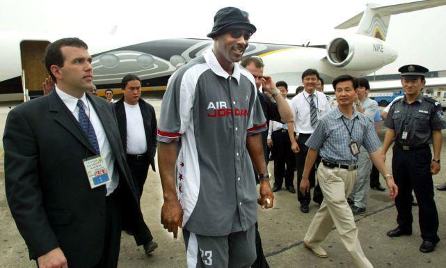 勒布朗·詹姆斯 NBA球星中国行：科比粉丝最多，詹姆斯气场最足，库里女粉成堆