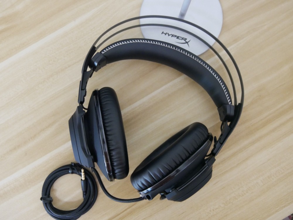 身临其境的声音体验hyperx黑鹰71进化版游戏耳机