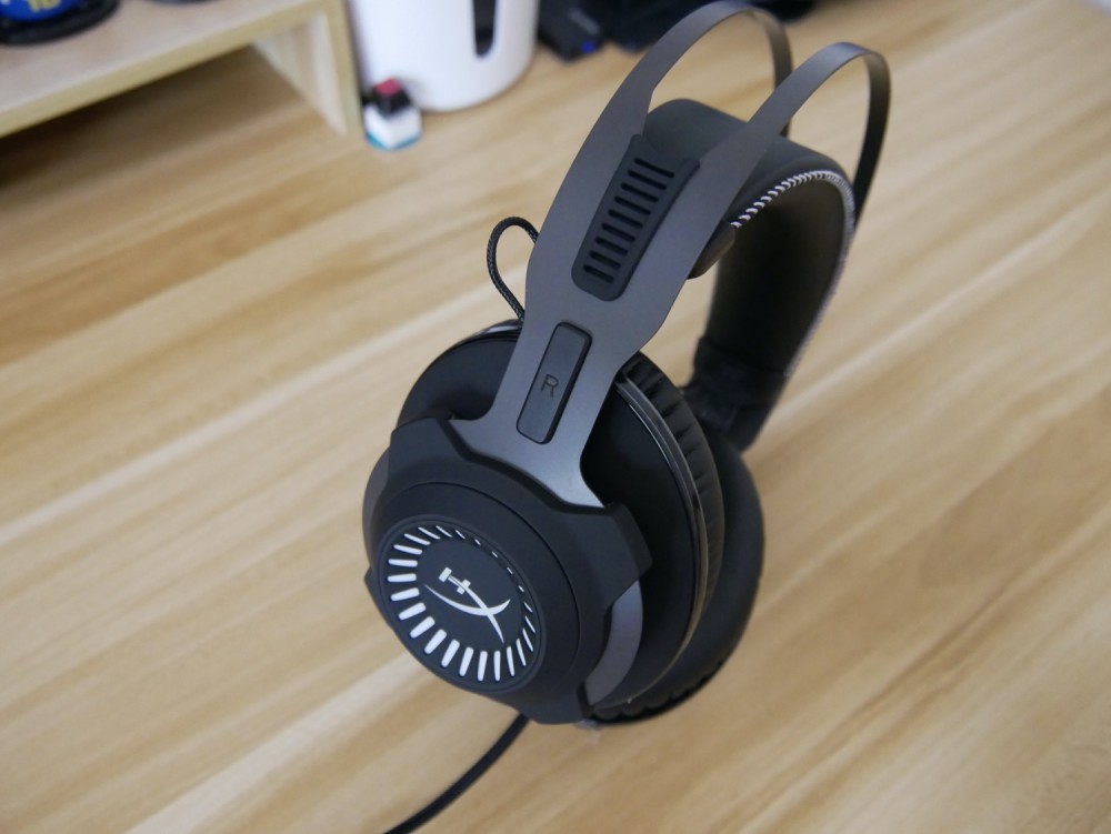 身临其境的声音体验hyperx黑鹰71进化版游戏耳机
