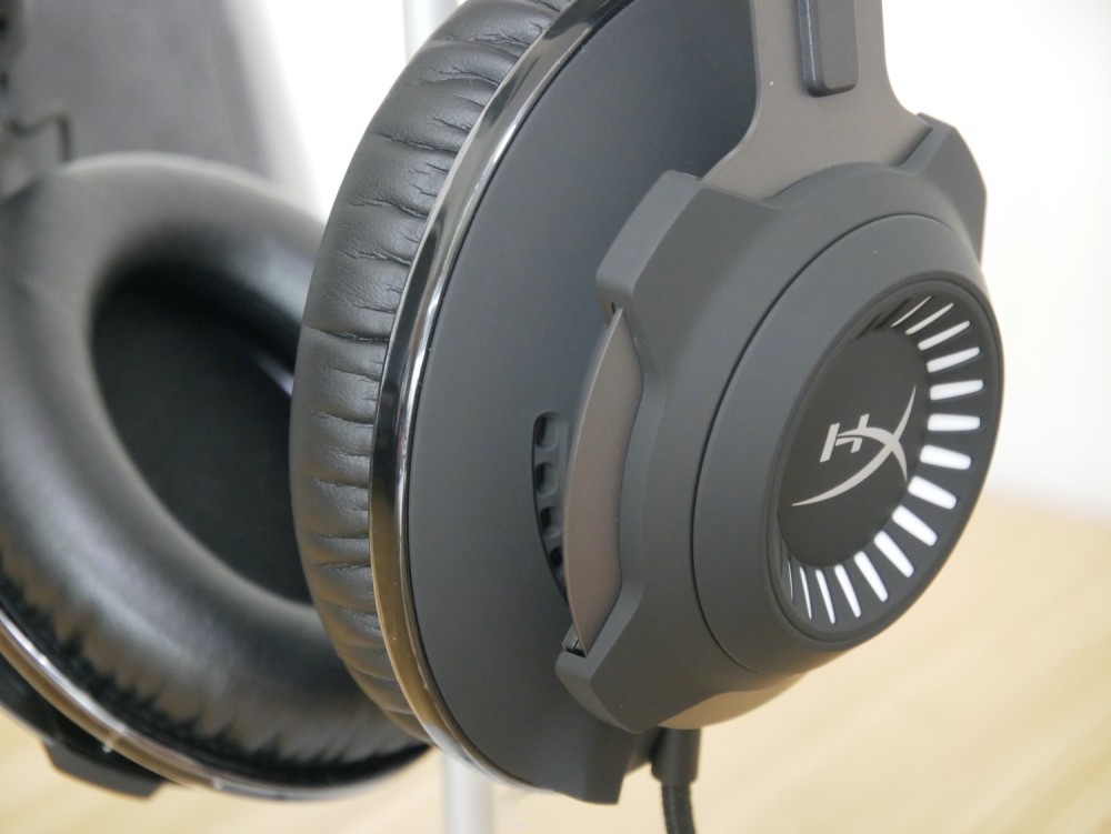 身临其境的声音体验hyperx黑鹰71进化版游戏耳机