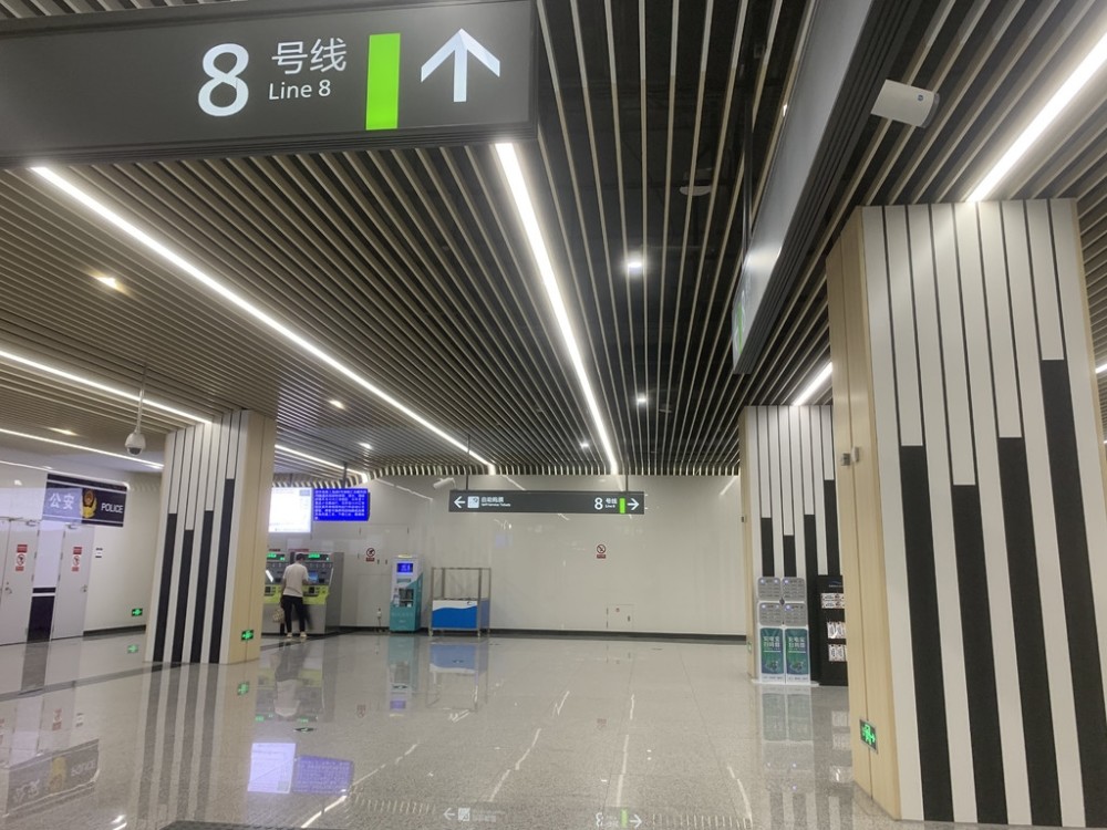 现场探访丨成都地铁8号线正有序抢修,珠江站秩序井然_腾讯新闻