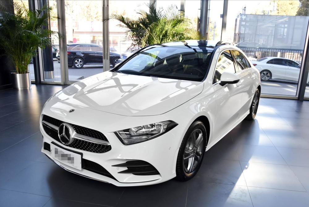 最便宜的奔驰值得买吗?从21万跌到14万,比宝马1系有诚意