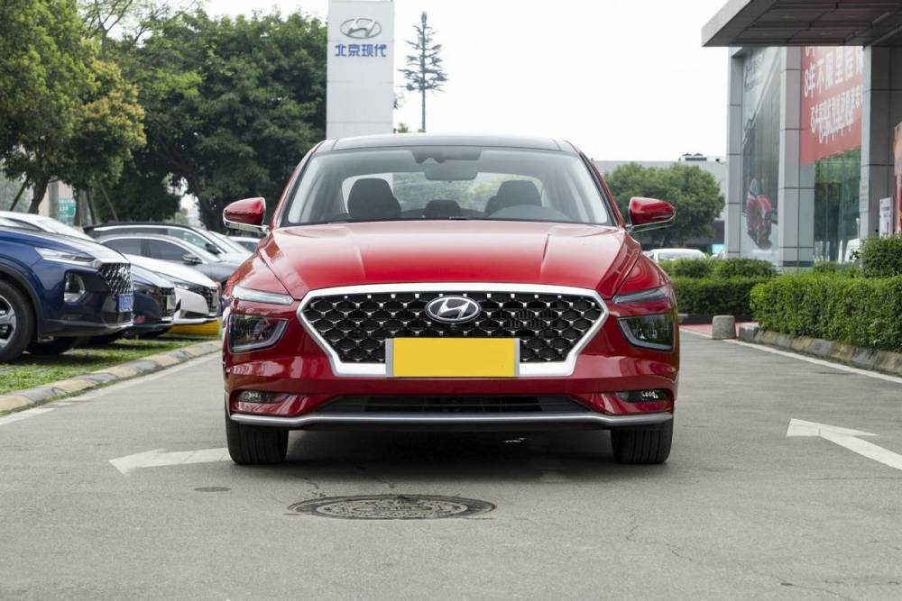 全新现代名图高颜值合资b级车才13万多为何买的人却并不多