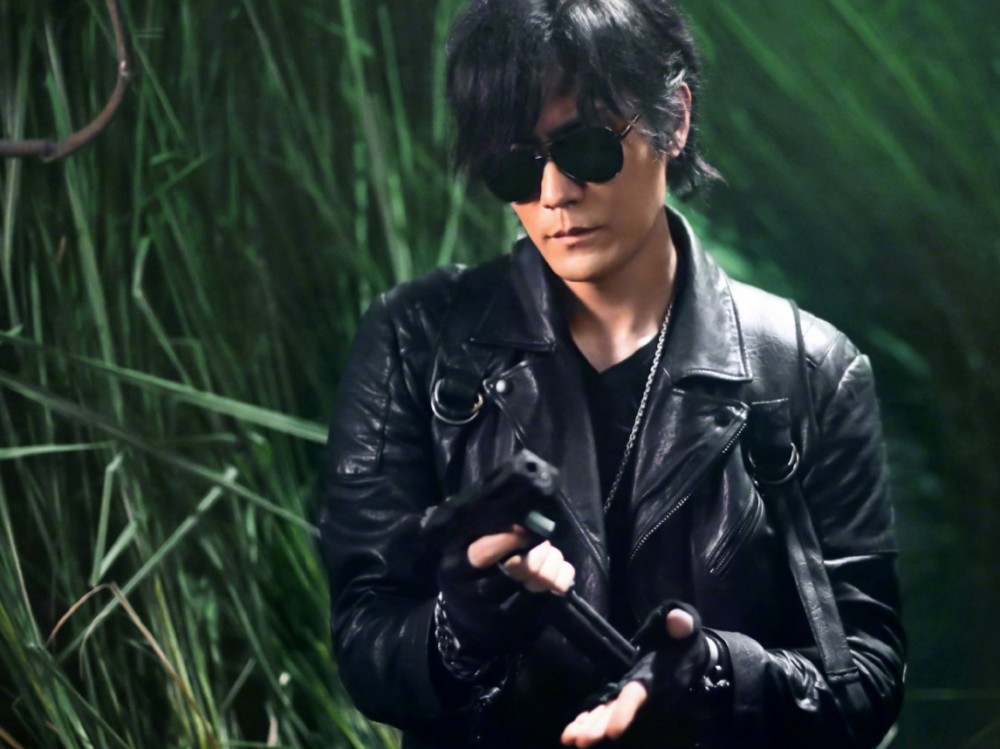 盗墓笔记黑眼镜的父亲是不是齐铁嘴