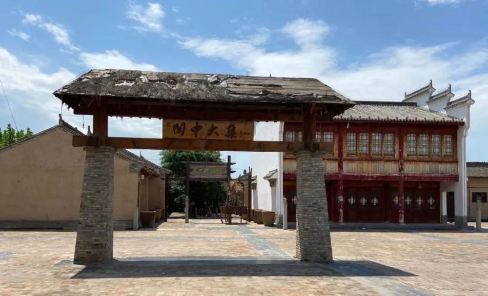 "假小镇","假特色" 陕西咸阳东黄小镇将被清查整治