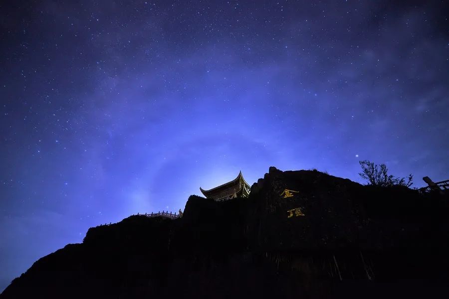 峨眉山月全食超级月亮来袭你想来看吗
