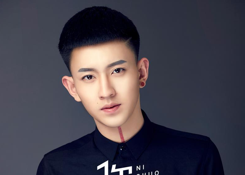 网红李耀阳起诉前妻丹sir,发长文爆料离婚内幕,遭到对方回怼