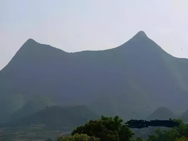 土形山高大者主出官贵,低矮者主出富.