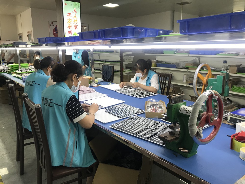 (乡村振兴·图文互动)河南鹿邑:化妆刷刷出"美丽新世界"