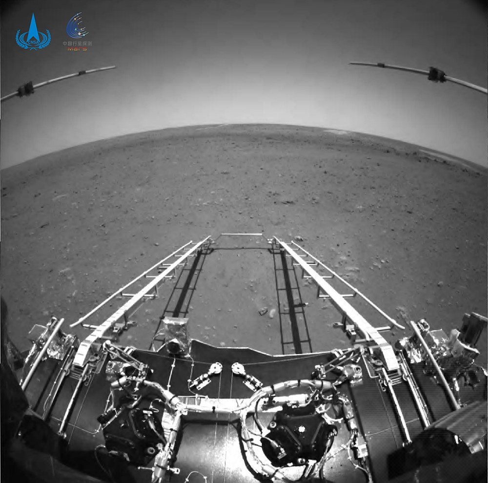 我国首张火星表面照片来了!为何老美20分钟搞定,我们花了4天?