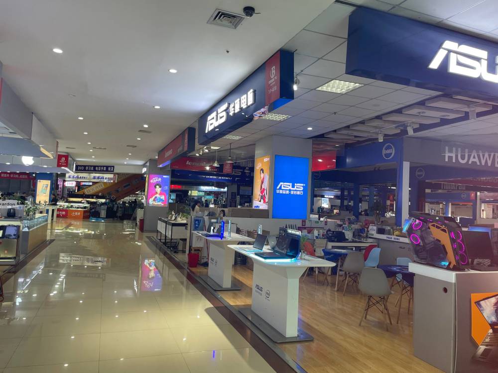 撑不住了石桥铺佰腾数码广场6月底闭店