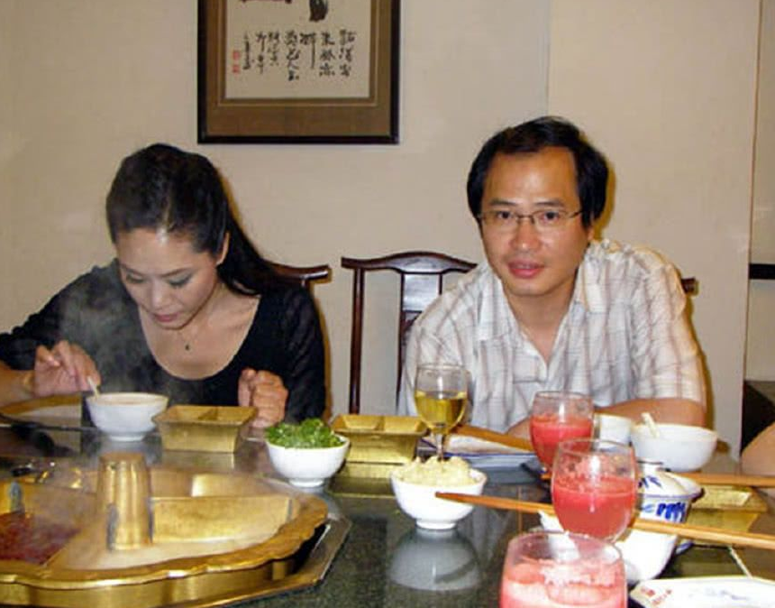 国家一级演员于文华现任老公罕见露面结婚多年依旧恩爱如初