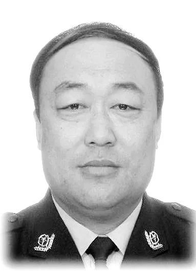 陈爱党走了但他30多年的从警经历依然生动鲜活