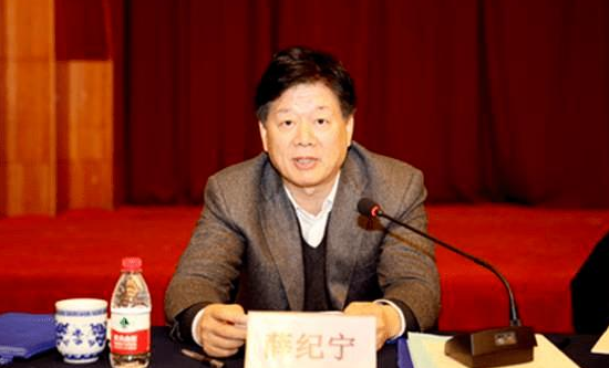 包商银行原董事长围猎监管走夫人路线跟领导妻子当姐弟