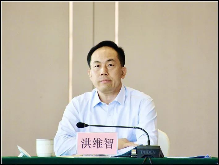 洪维智强调,龙陵县要扭住关键,乘势而上,推动经济社会发展取得新突破