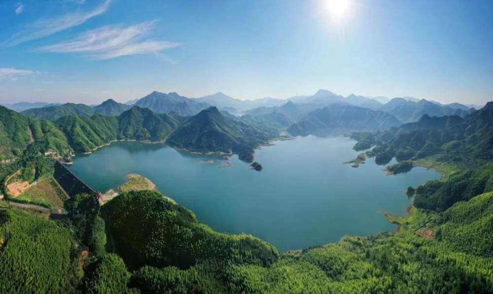 市,县两级河(湖)长联合开展饮用水源地调研