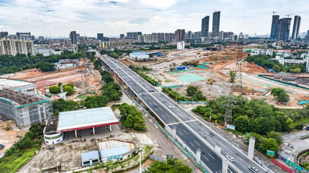 荔新大道主线桥涉铁段● 新新公路(广惠高速至广深公路段)改线建设