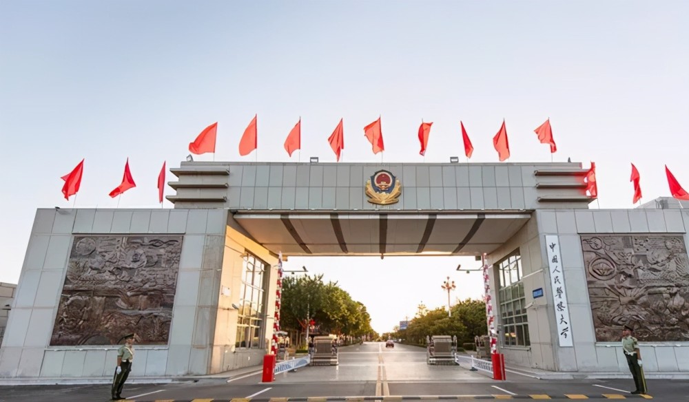 我国容易进公安系统的警校,考上即是铁饭碗,低分数也有机会