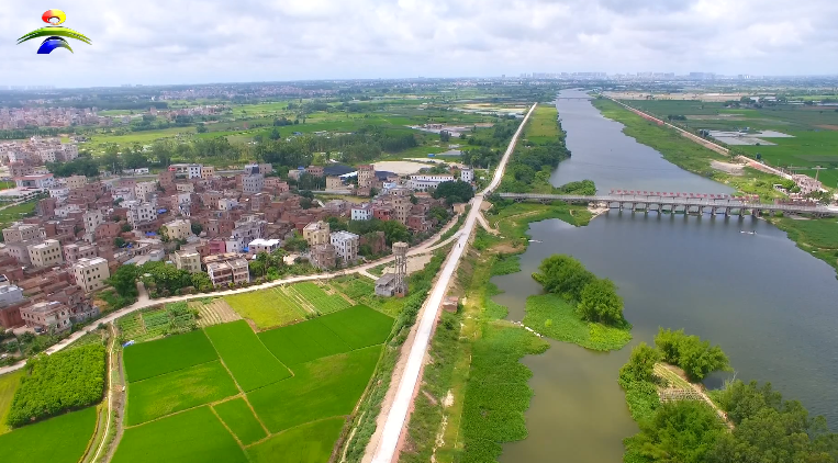 位于袂花江中下游的兰石镇名利村是我市著名的鱼米之乡,村民尤其喜爱