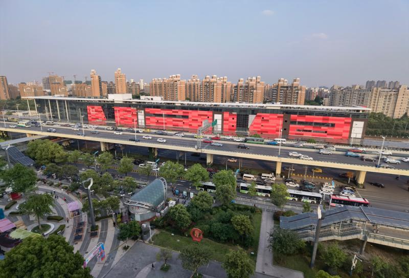 闵行引入日式商业旗舰上海轨交莲花路站上盖商业建筑主体完工