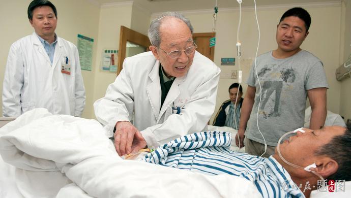 学生悼念恩师吴孟超:吴老师批评你了,骂你了,那是好事情