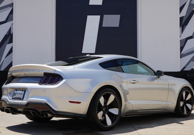 改装版福特野马亮相!阿斯顿马丁前脸v8引擎,实车真帅气!