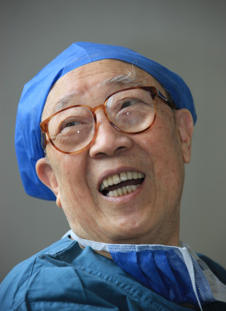 深情回忆:十年前记者镜头下的吴孟超