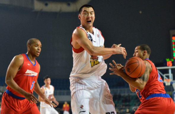 薛玉洋 正式出山！中国篮坛名将成为球队主帅 曾被NBA选中