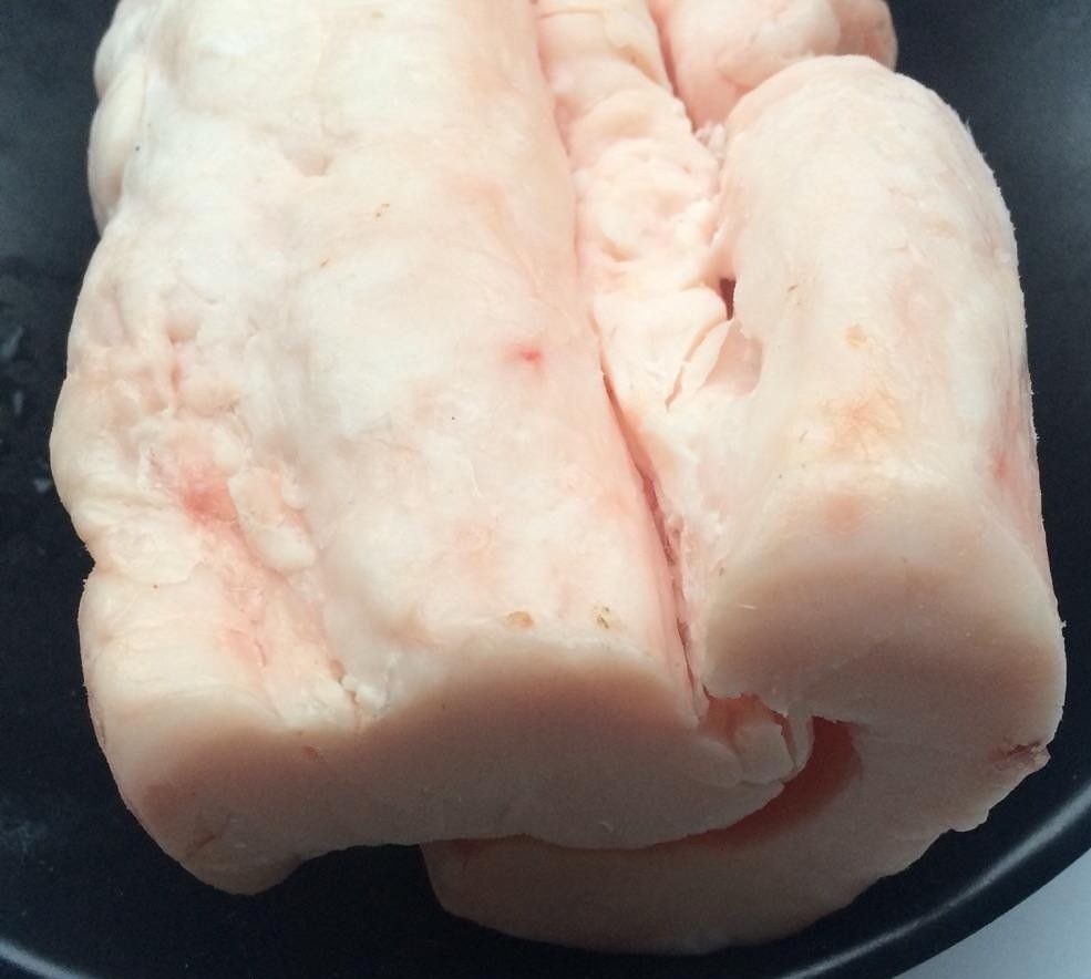 今天美食,油梭子(油渣),可下酒,可配上米饭,孩子当零食吃!