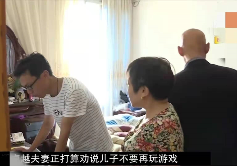 34岁大学生在家啃老,相亲60次均失败:父母溺爱下的大龄"巨婴"