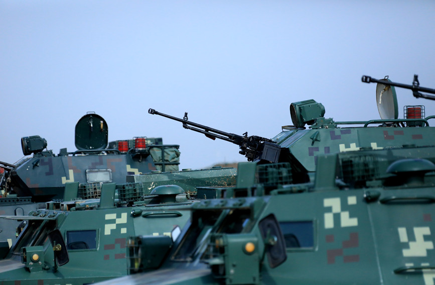 铁甲出击直击武警装甲兵实弹射击现场