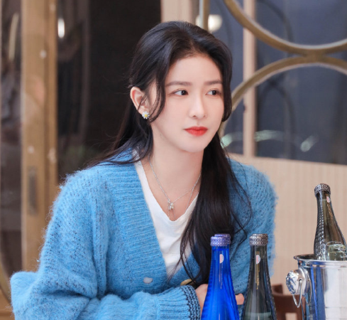 王大陆激吻蔡卓宜恋情曝光带女方回酒店王大陆上线近2小时没回应