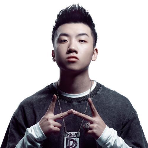 杨和苏租住房子被发现曾是赵英俊生前住所之后众多粉丝评论不一