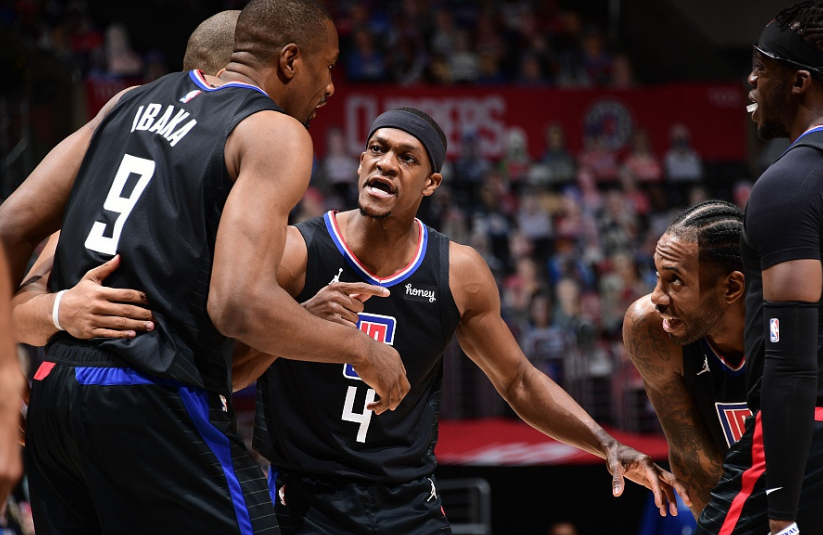 在快船遭遇季后赛2连败情况下,伊巴卡也是相当失意,他仅获得5分34秒