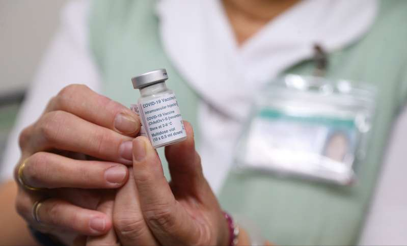 台北市的新冠疫苗仅剩下2瓶,1瓶疫苗可供10人接种,因此台北市的疫苗量