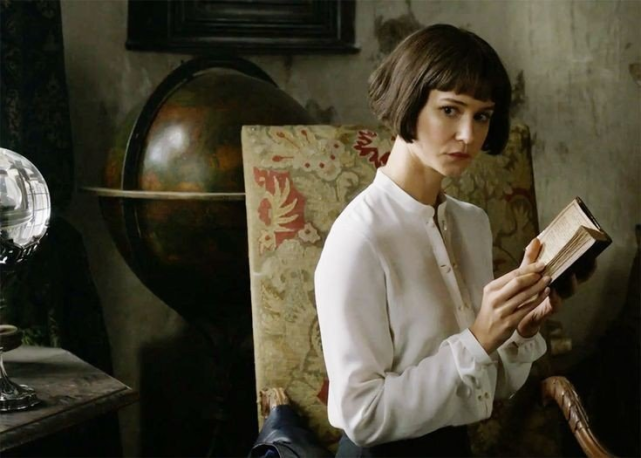 鲁伯特·格林特25号:安吉拉珂·曼蒂(加布丽·德拉库尔扮演者),西蒙