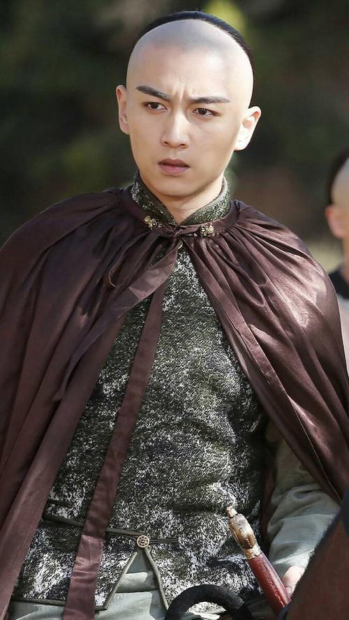 《那年花开月正圆》中陈晓饰演的沈星移,从一个纨绔少年,再和周莹的