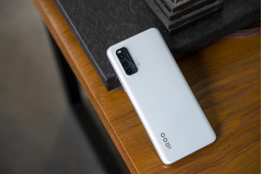 iqooneo5活力版图赏精致外观下隐藏着澎湃性能