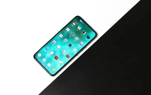 而随着锤子告别手机行业,锤子在去年推出的坚果系列手机也开始清仓