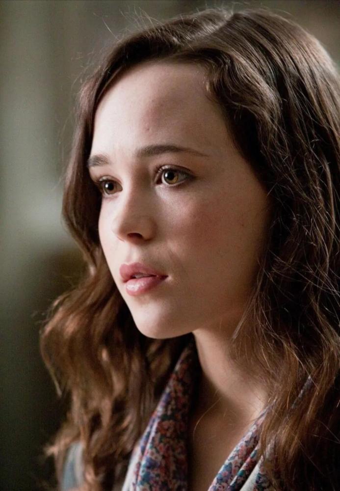 从小萝莉到腹肌男盗梦空间女星艾利奥特佩吉变性惊呆网友