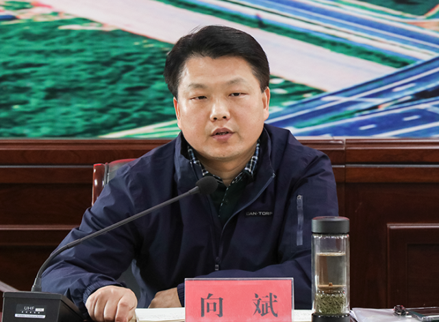 同一天,曾任潜江市长,市委书记的黄剑雄(正厅级),出任十堰市委副书记.