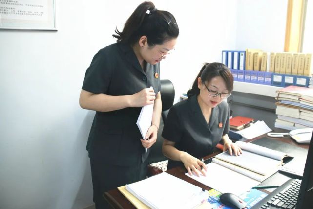 跟班先进找差距 