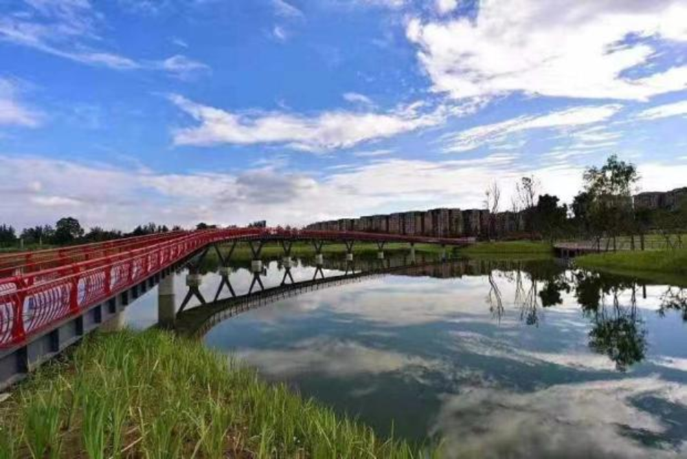 宜人的五津水韵城这里有被誉为"古今天下第一忠孝儒林"的清幽道观