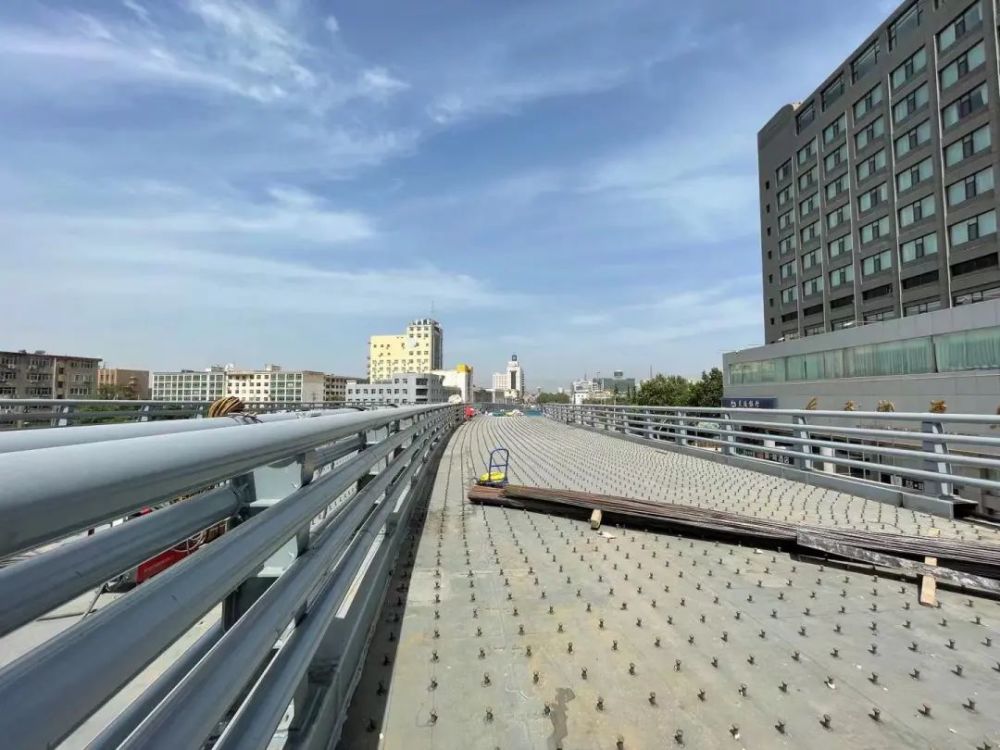 6月7,8日,临汾解放路立交桥开通临时通道