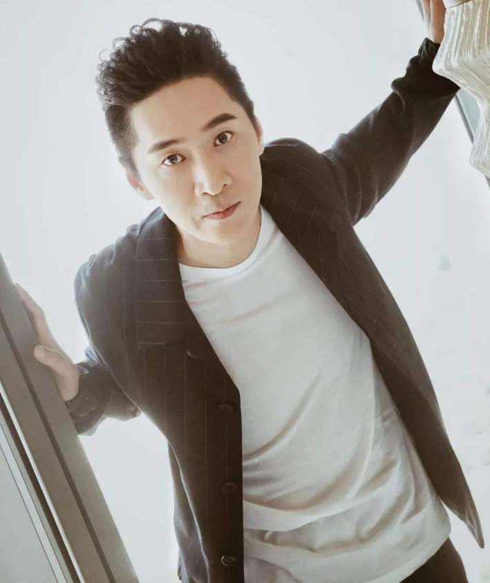 这便是现实,王宁认为自己身上的名气很大,认为自己离开开心麻花也能