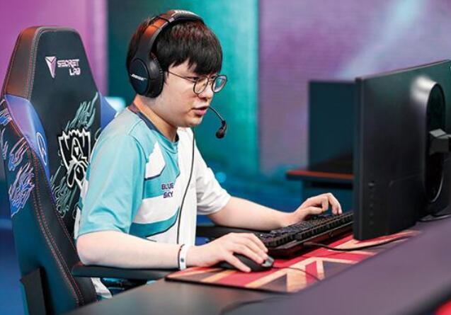 dk教练kkoma大发雷霆直言能接受rng夺冠但不能理解辅助