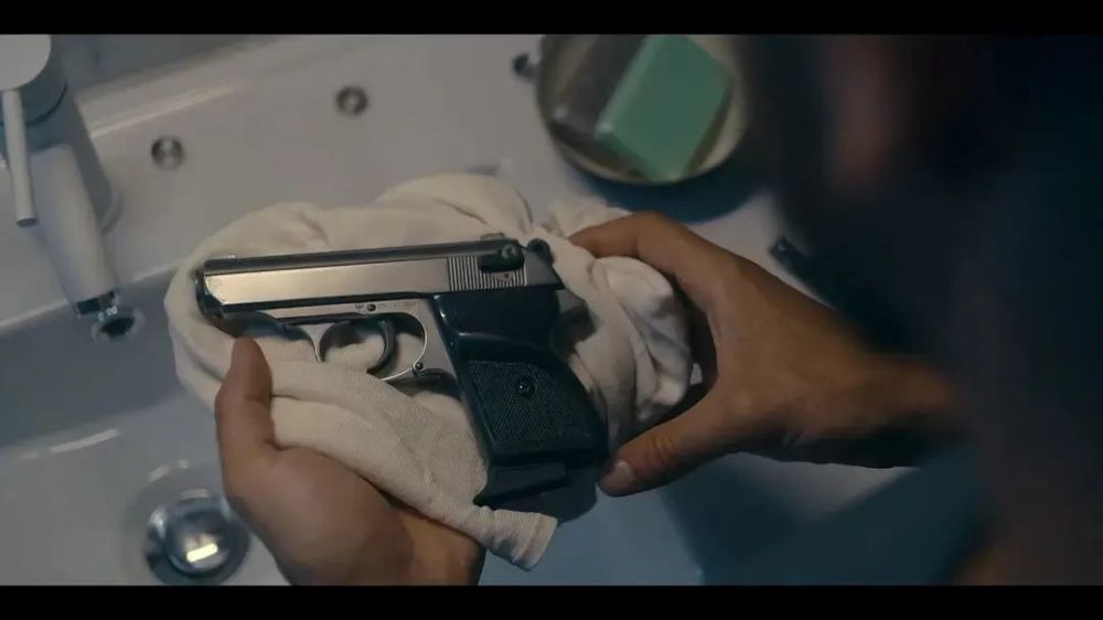 《无罪之最》就有着比较新颖的结构,每一集都是以不同人物的视角来